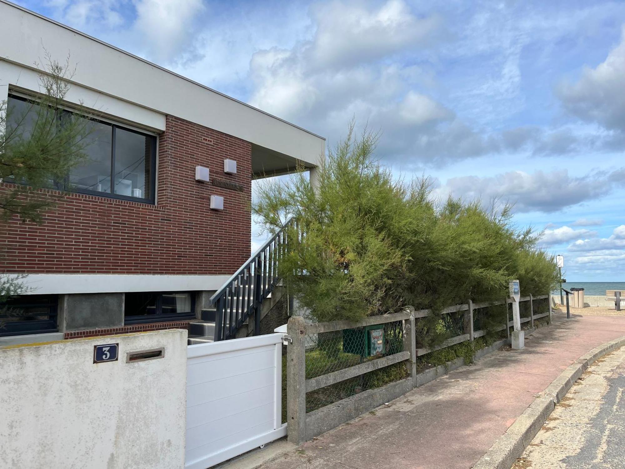 Villa D'Architecte - Les Pieds Dans L'Eau Ver-sur-Mer Exterior photo